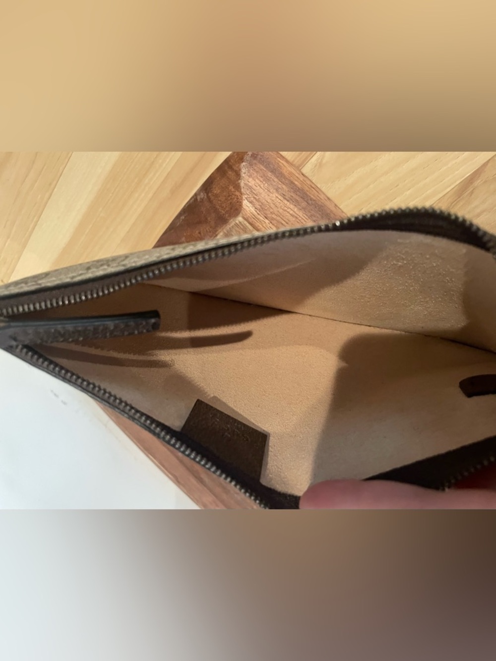 Gucci Beige and Brown GG Canvas Pouch with Gold Ring. NWOT Grab her! - Picture 4 of 6